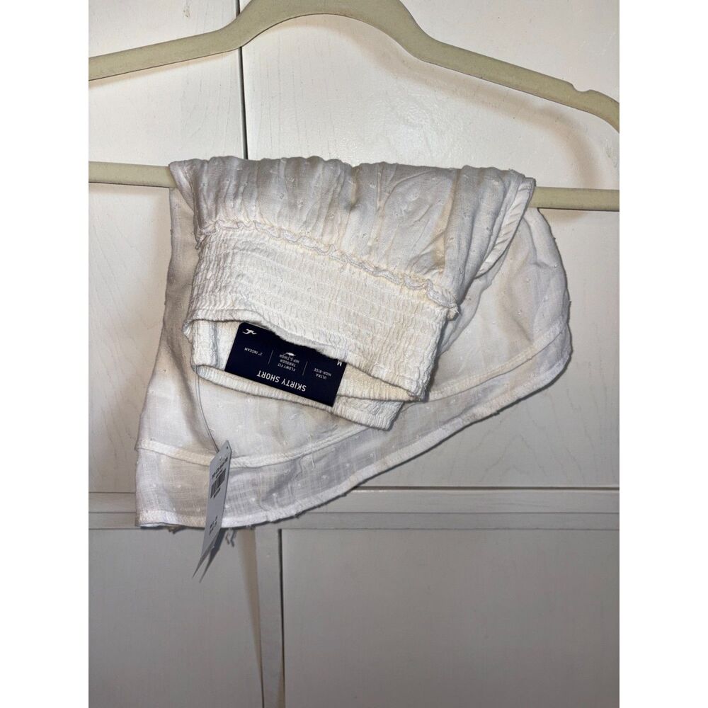 Hollister Ultra High Rise Skirty Skort in White Polka Dot